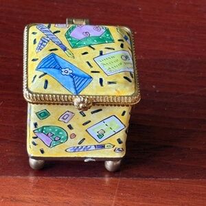 Vintage Empress Arts Enamel "Happy Mail" Stamp Box